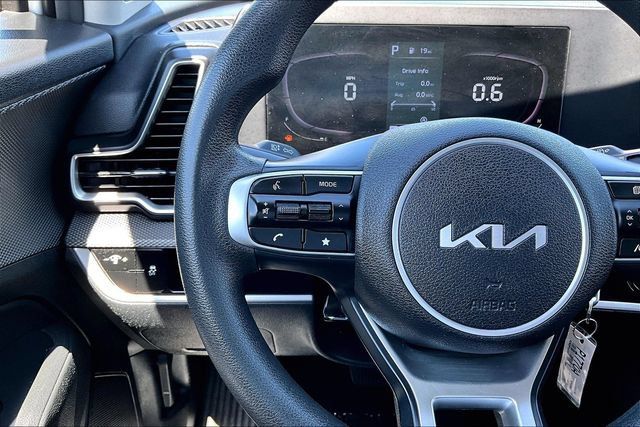 Used 2023 Kia Sportage LX AWD/4WD image 11