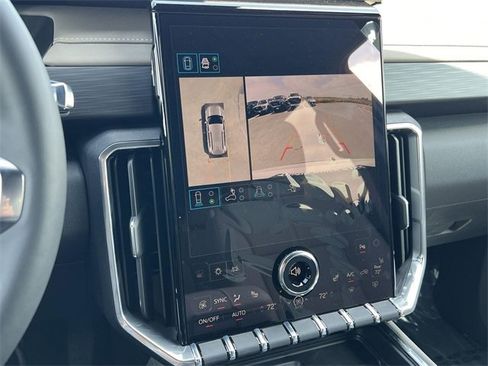 New 2025 GMC Acadia Elevation image 18