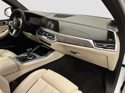 Used 2022 BMW X5 xDrive40i w/ M Sport Package image 30