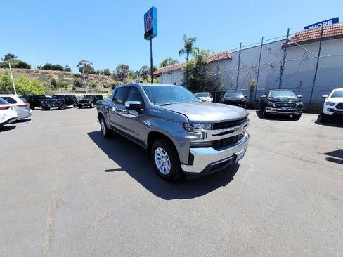 Used 2022 Chevrolet Silverado 1500 LT RWD image 2