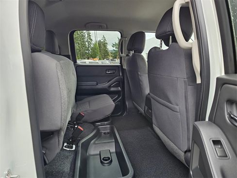 Used 2023 Nissan Frontier SV w/ Technology Package image 15