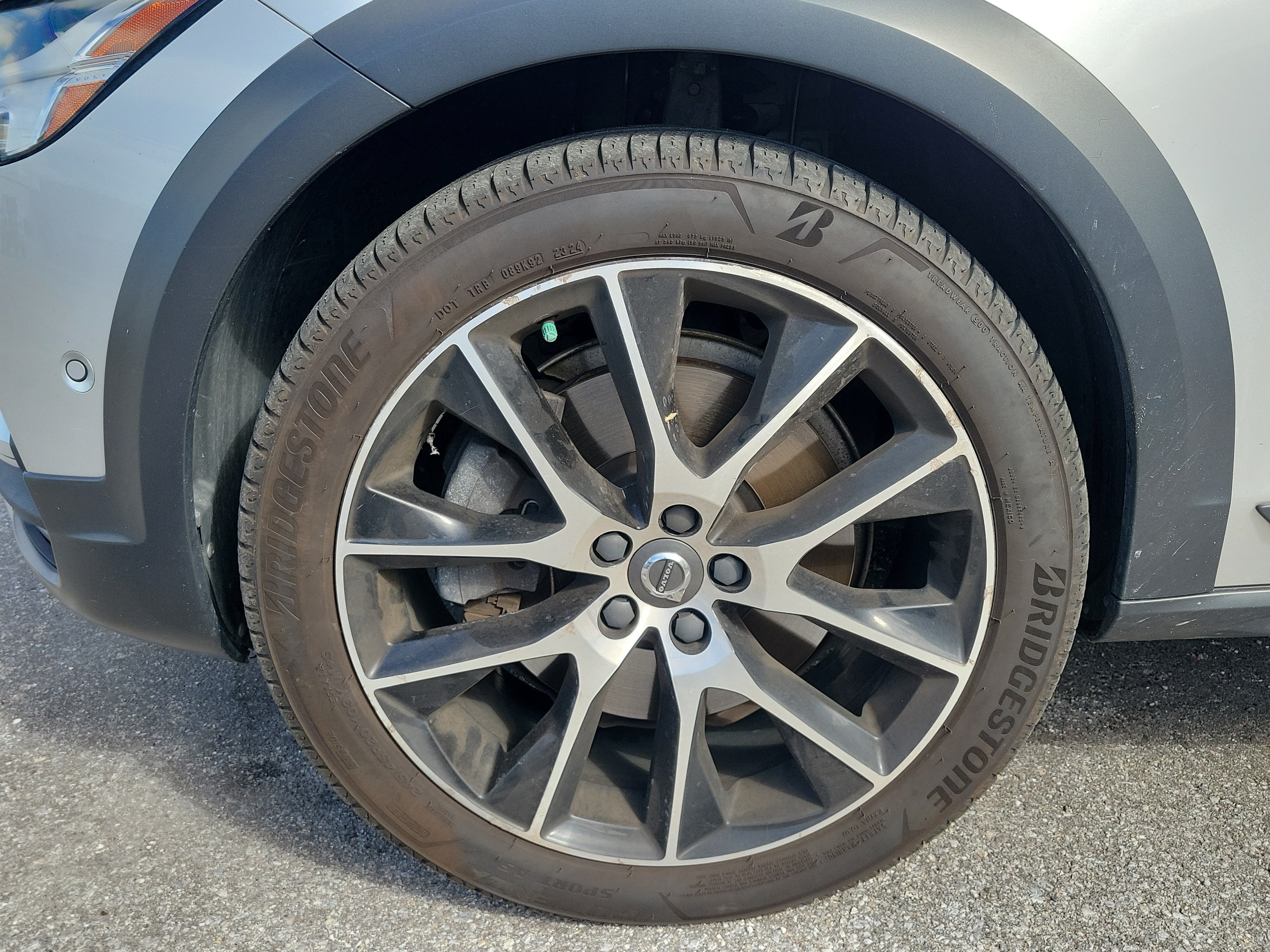 Used 2017 Volvo V90 T6 Cross Country AWD/4WD image 5