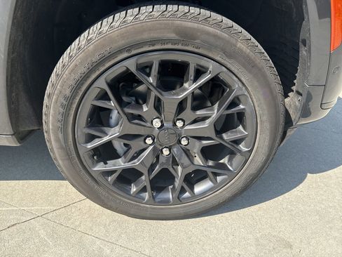 Used 2025 Jeep Grand Cherokee L Summit image 11