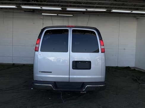 Used 2017 Chevrolet Express 3500 LT w/ LT Preferred Equipment Group image 4