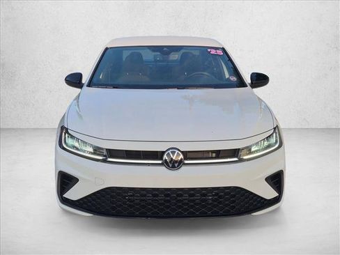 Used 2025 Volkswagen Jetta Sport FWD image 2