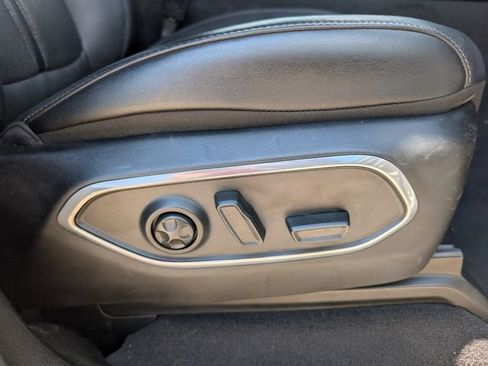 Used 2024 Jeep Wagoneer L Series II RWD image 36