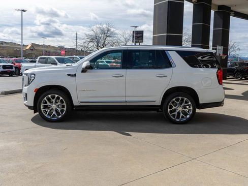 Used 2021 GMC Yukon Denali w/ Denali Premium Package AWD/4WD image 4