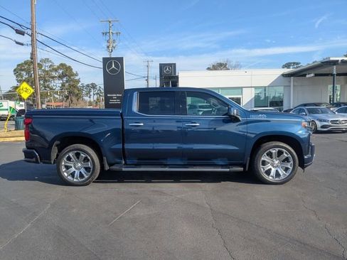 Used 2019 Chevrolet Silverado 1500 High Country w/ Z71 Off-Road Package image 4