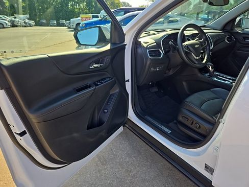 Used 2023 Chevrolet Equinox Premier AWD/4WD image 28
