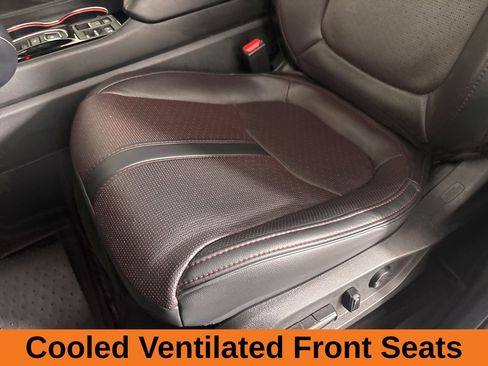 Used 2025 Honda Pilot Black Edition image 14