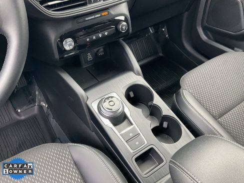 Used 2025 Ford Escape SE image 43