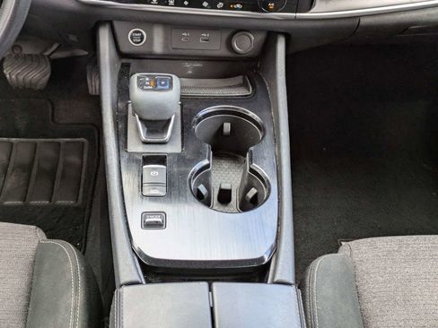 Used 2021 Nissan Rogue SV FWD image 18
