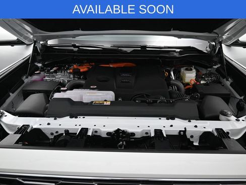 Used 2025 Toyota Sequoia Platinum AWD/4WD image 14