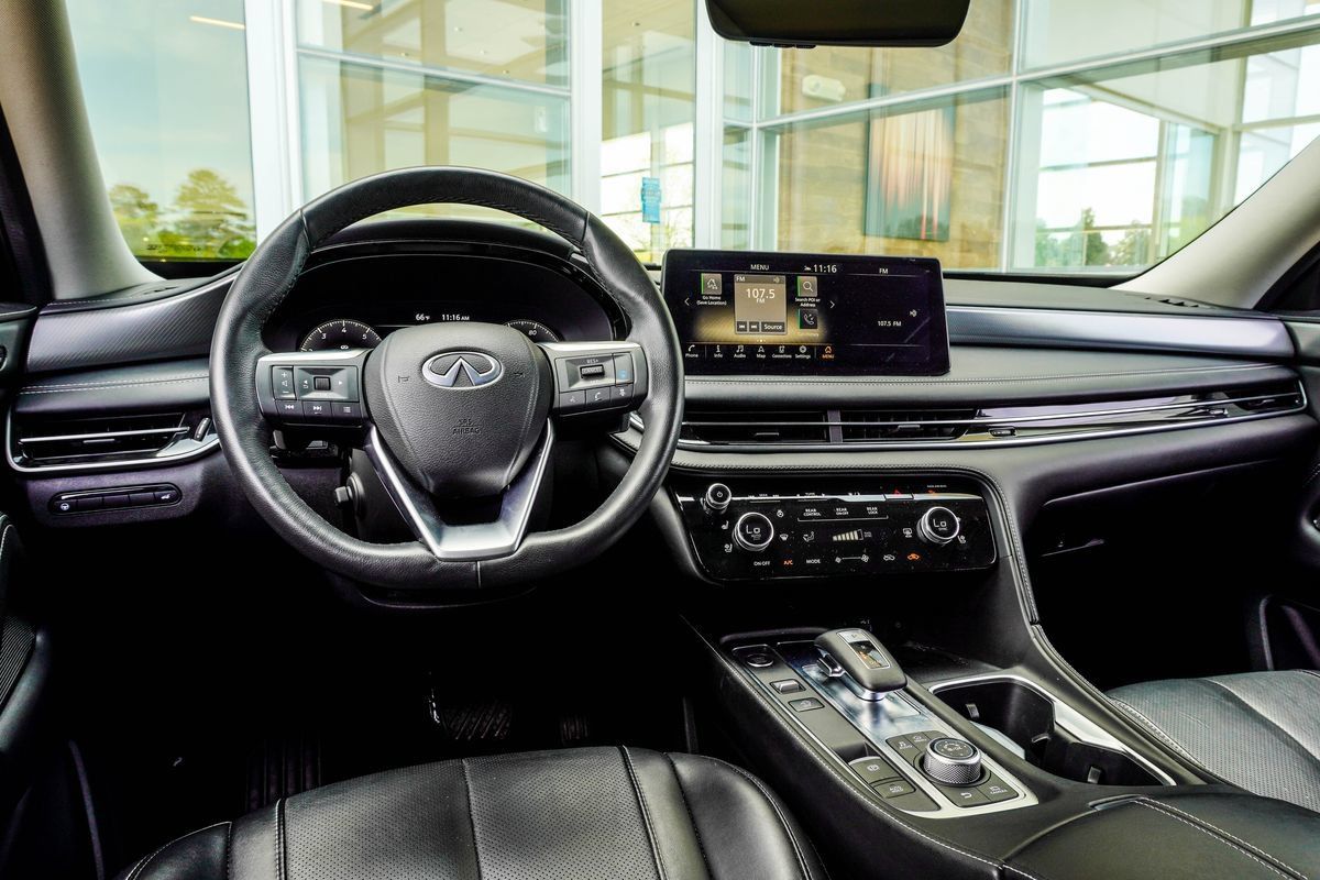 Certified 2023 INFINITI QX60 Luxe w/ Cargo Package AWD/4WD image 17