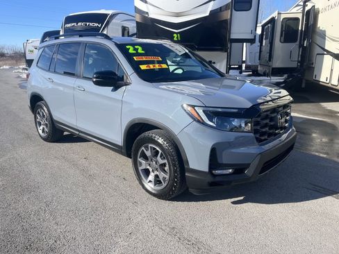 Used 2022 Honda Passport TrailSport image 3