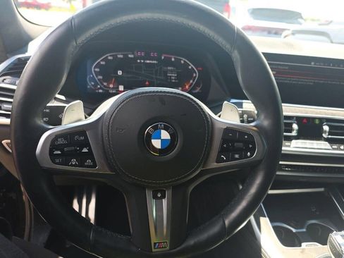 Used 2022 BMW X7 M50i w/ Dynamic Handling Package image 9