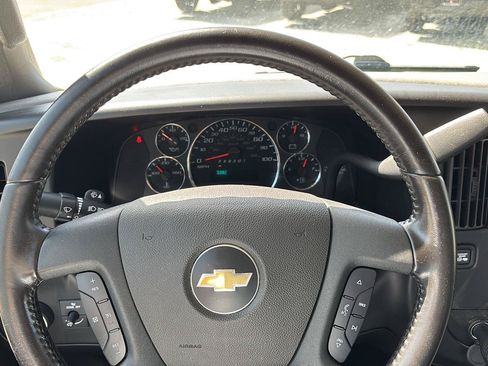 Used 2021 Chevrolet Express 2500 w/ Driver Convenience Package RWD image 14