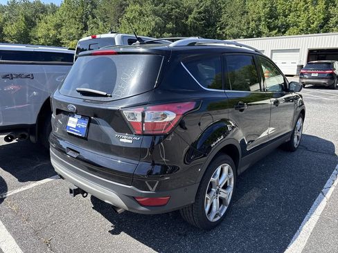 Used 2018 Ford Escape Titanium w/ Ford Safe & Smart Package FWD image 19