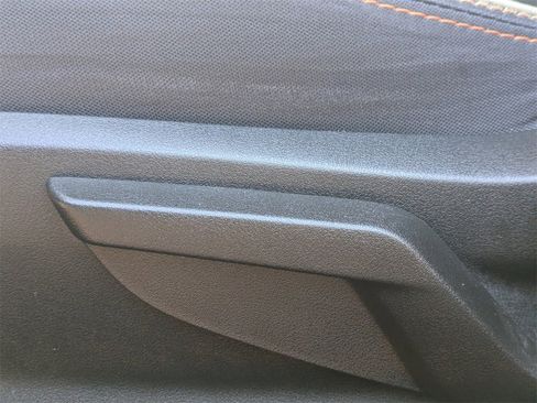 Used 2018 Subaru Crosstrek 2.0i Premium w/ Eyesight System image 20