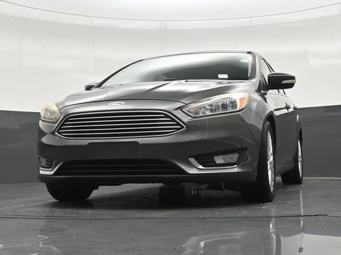 Used 2018 Ford Focus Titanium FWD image 30