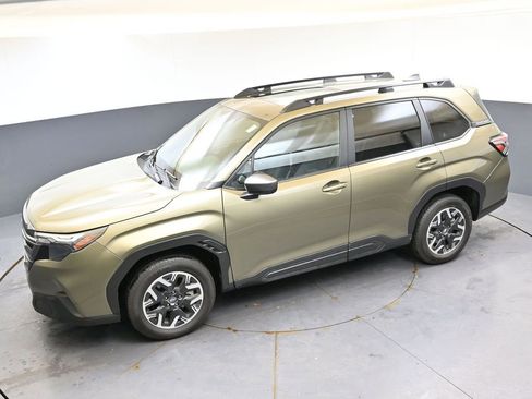 Used 2025 Subaru Forester Premium AWD/4WD image 38