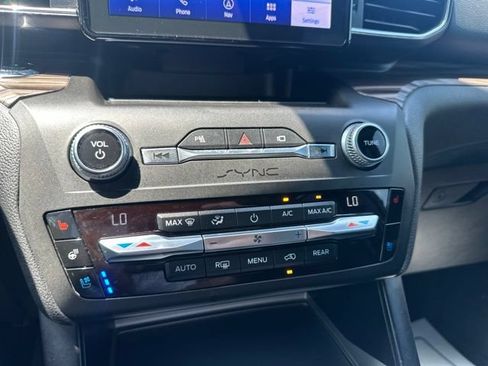 Used 2020 Ford Explorer Limited RWD image 46