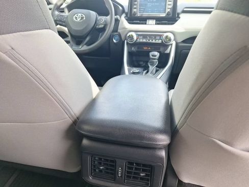 Used 2022 Toyota RAV4 XLE w/ Convenience Package AWD/4WD image 32