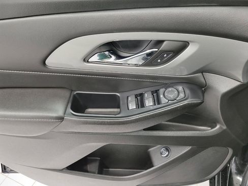 Used 2023 Chevrolet Traverse LT image 26