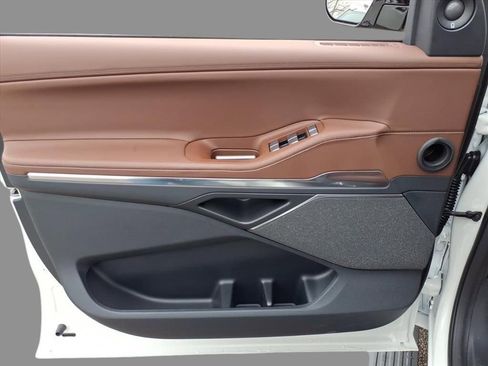 New 2025 Lincoln Navigator Reserve AWD/4WD image 16