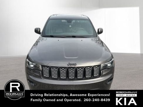 Used 2019 Jeep Grand Cherokee Altitude image 9