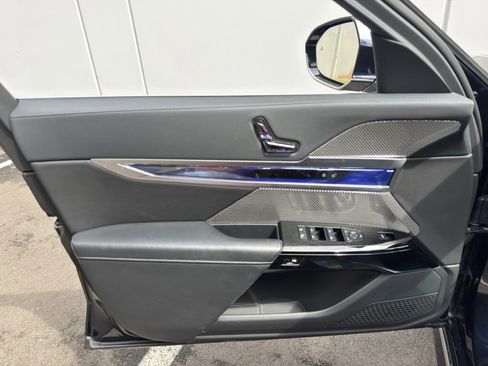 Used 2024 BMW i7 eDrive50 w/ M Sport Package RWD image 54