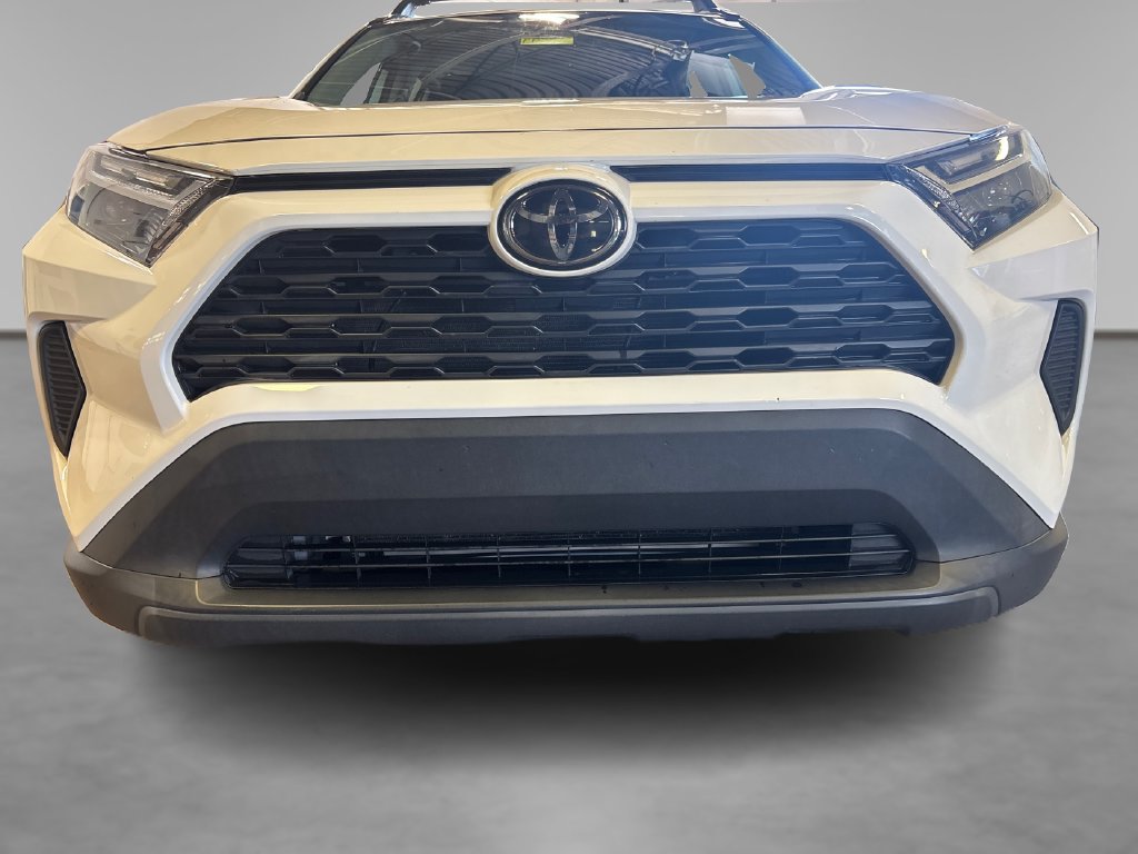 Used 2022 Toyota RAV4 XLE AWD/4WD image 14