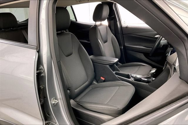 Certified 2023 Buick Encore GX Preferred w/ Cold Weather Comfort Package AWD/4WD image 7