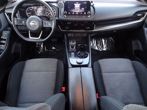 Used 2022 Nissan Rogue SV image 14