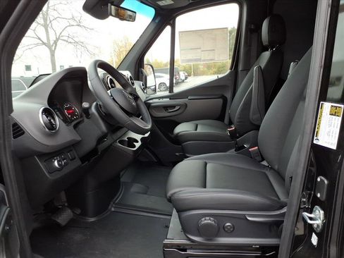 New 2025 Mercedes-Benz Sprinter 2500 image 10