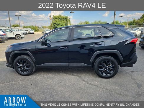 Used 2022 Toyota RAV4 LE image 7