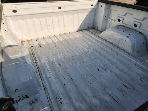 Used 2025 GMC Sierra 1500 SLT RWD image 9