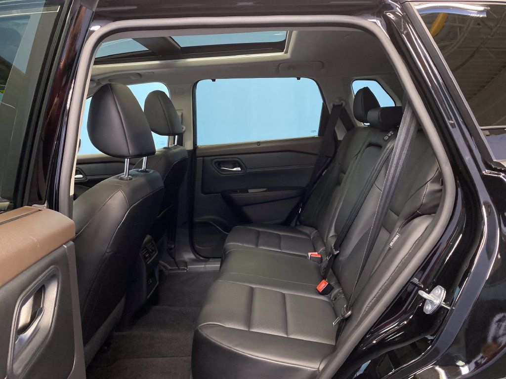 Used 2023 Nissan Rogue SV w/ SV Premium B Package AWD/4WD image 24