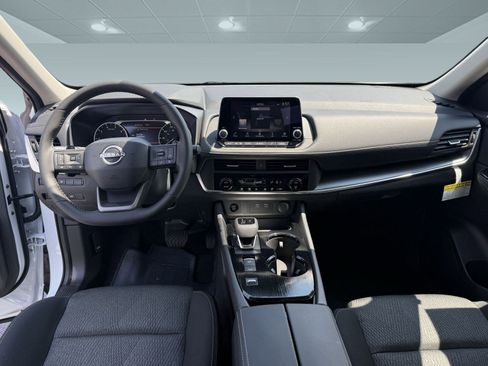 Used 2026 Nissan Rogue SV FWD image 18