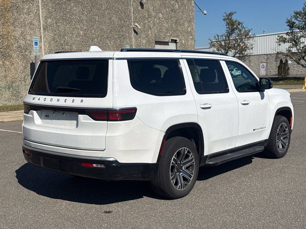 Used 2023 Jeep Wagoneer 4WD w/ Premium Group I image 7