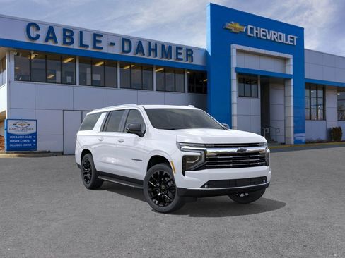New 2026 Chevrolet Suburban LT w/ Comfort Package AWD/4WD image 15