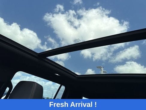 Used 2023 Chevrolet Suburban RST w/ Luxury Package image 11