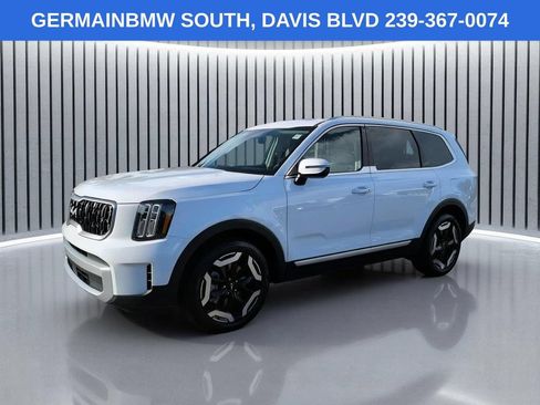 Used 2025 Kia Telluride EX w/ EX Captain's Chair Package AWD/4WD image 1