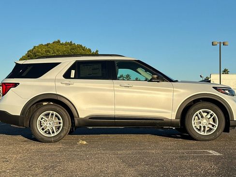 New 2026 Ford Explorer Active image 3