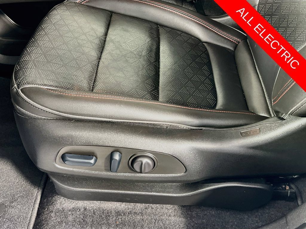 Used 2023 Chevrolet Bolt EUV Premier w/ Sun & Sound Package FWD image 20