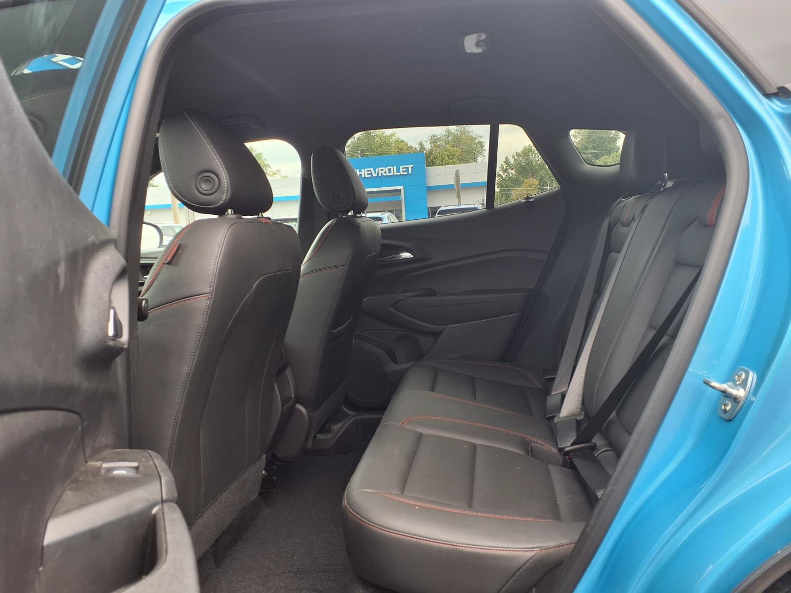 Used 2025 Chevrolet Trax RS w/ Driver Confidence Package FWD image 18