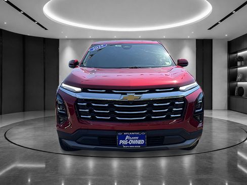 Certified 2025 Chevrolet Traverse LT w/ Driver Confidence Package FWD image 3