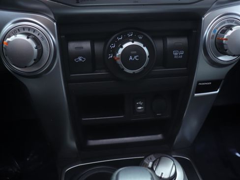 Used 2015 Toyota 4Runner SR5 Premium image 30