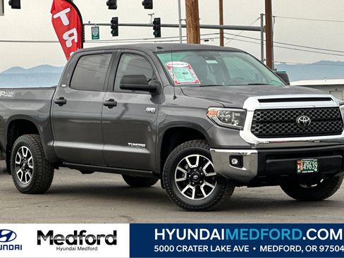 Used 2018 Toyota Tundra SR5 image 1