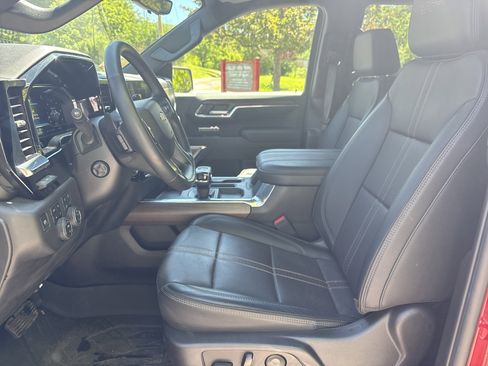 Used 2023 Chevrolet Silverado 1500 High Country w/ High Country Premium Package AWD/4WD image 14